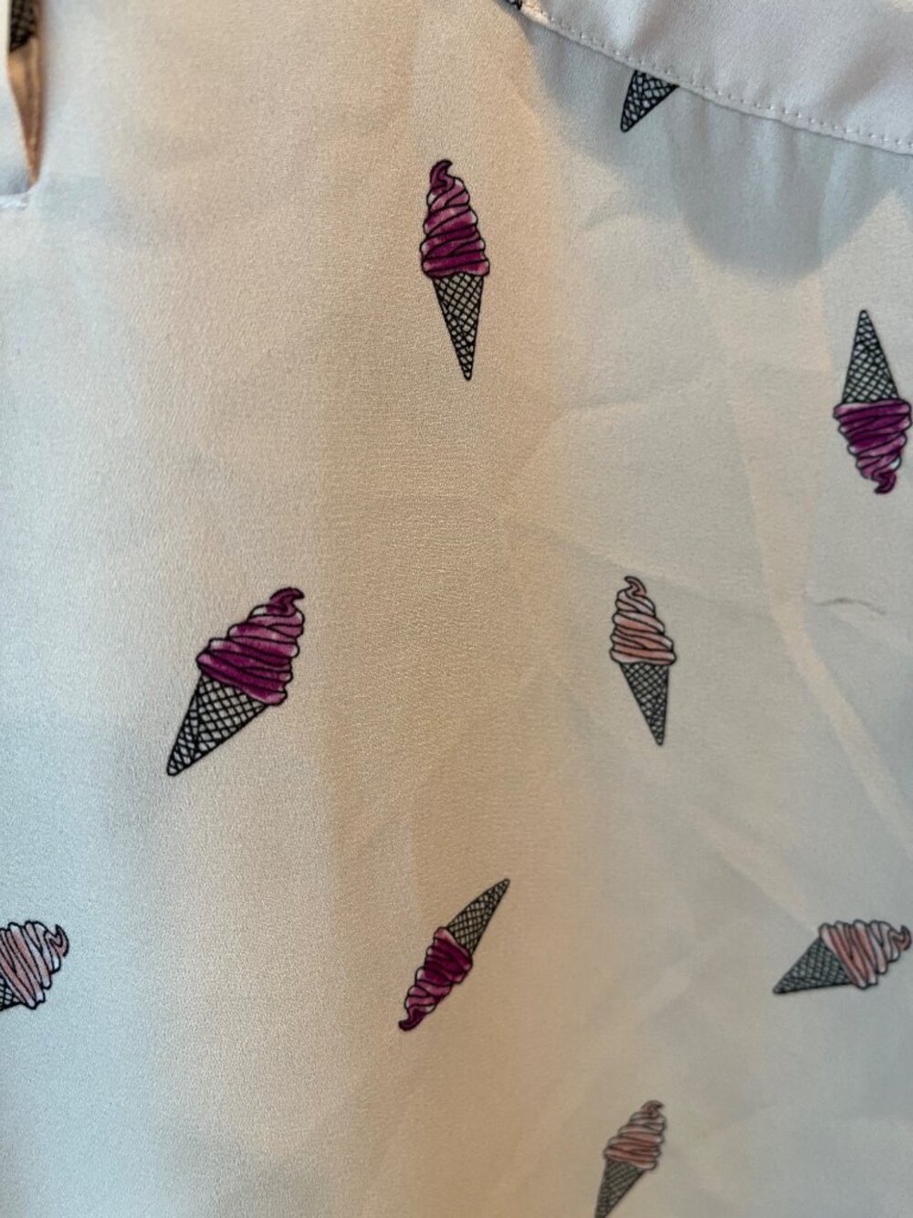 Torrid Harper Ice Cream Cone Print Blouse 3X Lightweight Cream Button-Front Long - Picture 5 of 8